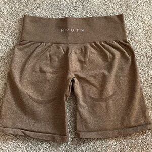 Brown NVGTN contour seamless shorts